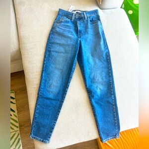 Levis dark blue high waisted mom jean size 25